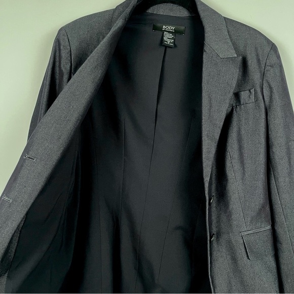 2/$30 Victoria’s Secret Body by Victoria Grey Blazer – Size 6 – Two-Button – GUC - Picture 6 of 9